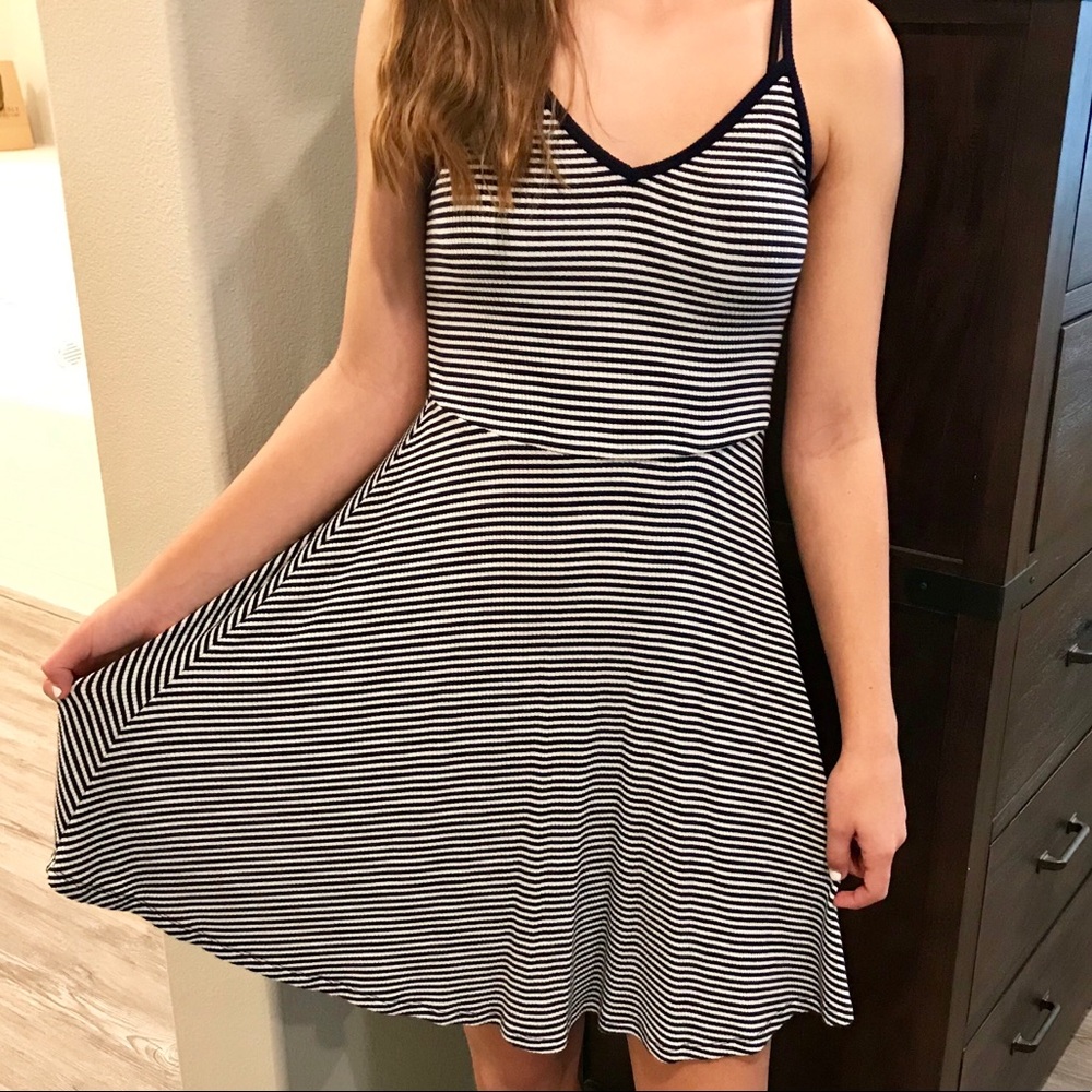 💙FLIRTY💙SUNDRESS! Fits like Women’s size medium